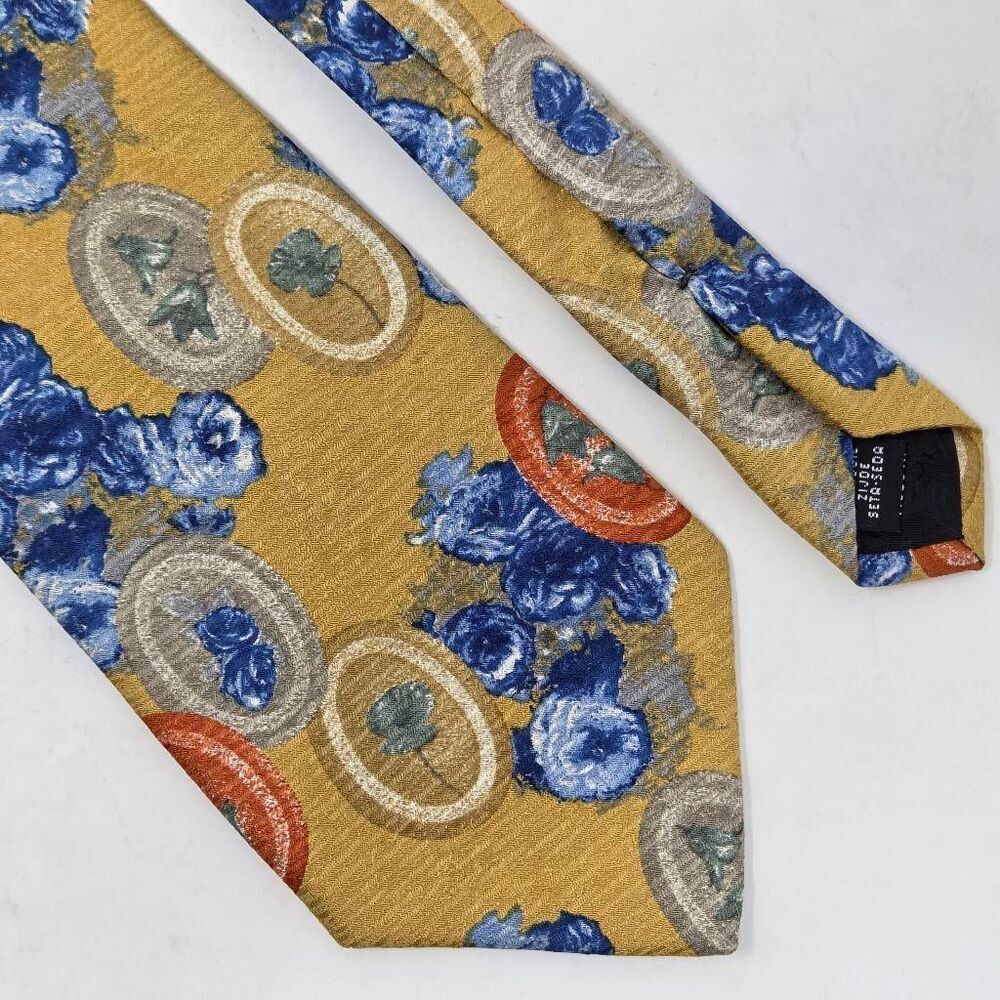 JAEGER MADE IN ITALY SILK TIE YELLOW BLUE FLORAL STILL LIFE JACQUARD 3.75" X 58"